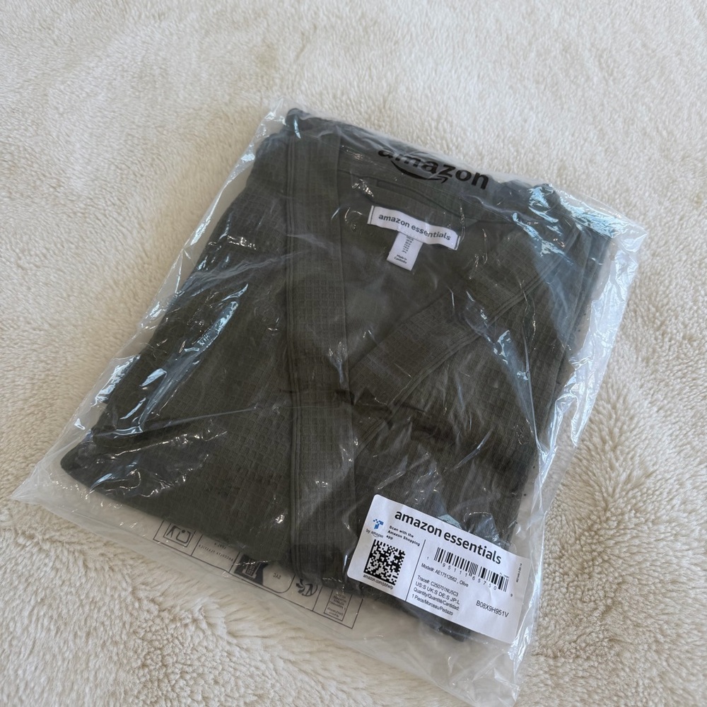 Amazon Essentials Waffle Robe - Picture 2 of 7